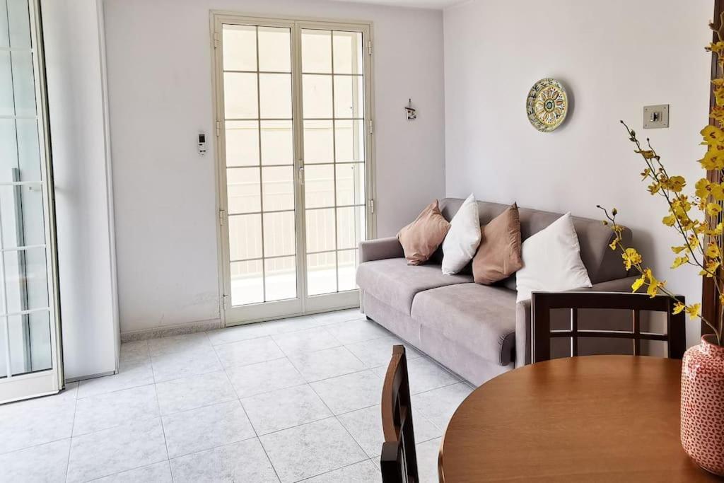 Casa Valentina A 100 M Dal Mare Apartment Santa Flavia Ngoại thất bức ảnh